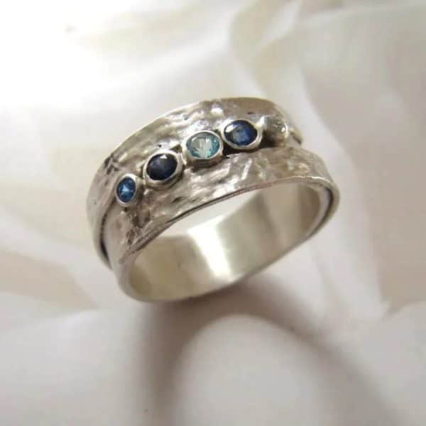 Wide Face Colored Zircon Ring With Retro Minimalist Design
