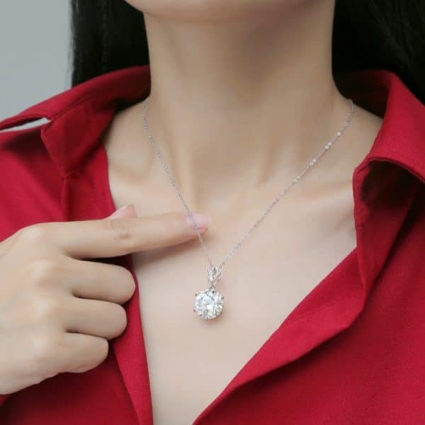 Inlaid Moissanite Plain Heart Pendant Clavicle Chain Necklace