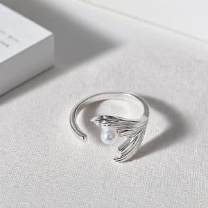 French Simplicity Fashion Temperament Pearl Fish Little Finger Ring