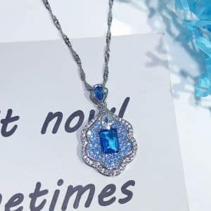 Personality Aquamarine Topaz Sky Mirror Pendant