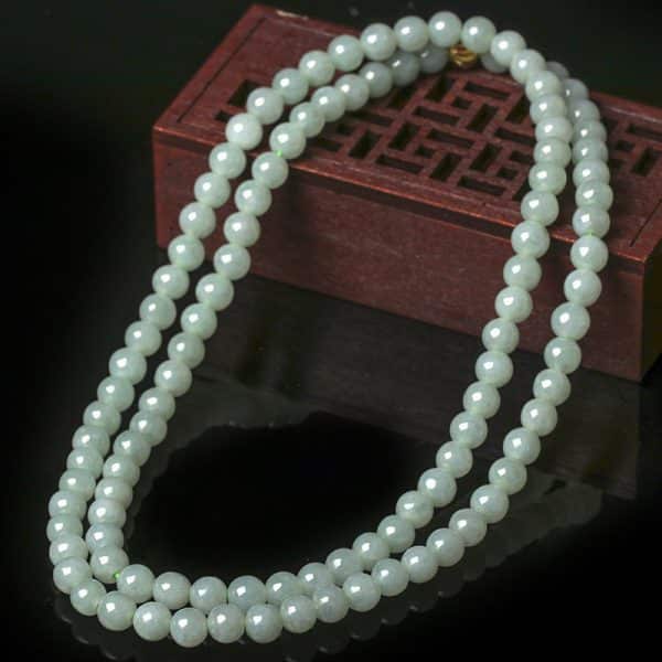 Strict Selection Wholesale Natural A- Level Jade Jade Bead Sweater Chain Women's White Green Round Beads Necklace For Mother Beauty Jade Bead