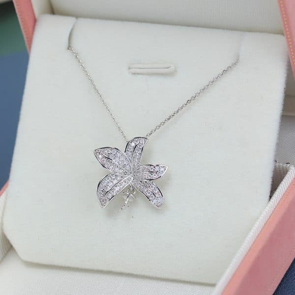 Electroplated Color Retaining Micro-inlaid Small Leaf Plant Pearl Necklace Pendant